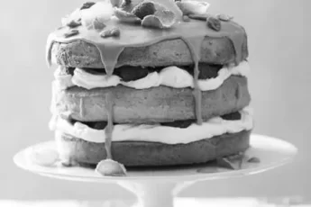 how-to-make-a-buttercream-english-rose-cake-photo-0