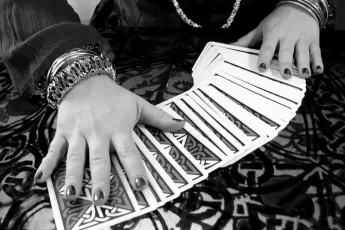 three-ways-to-improve-your-chances-of-accurate-tarot-card-reading-photo-0